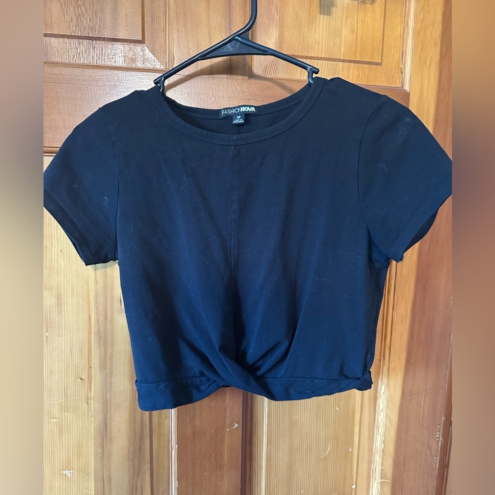 Fashion Nova Classic Black Cropped Fitted Tee